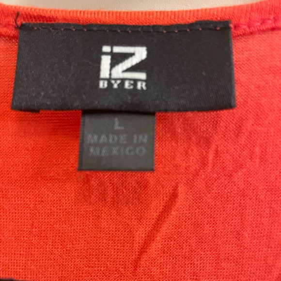 Scoop front tank top with a beautiful sequin design - size L. - Picture 2 of 2